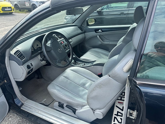 Mercedes-Benz CLK-Klasse 11 of 12