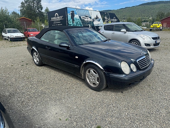 Mercedes-Benz CLK-Klasse 9 of 12