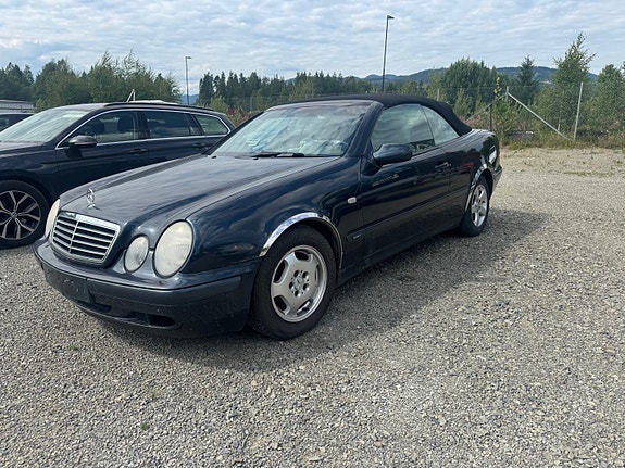 Mercedes-Benz CLK-Klasse 4 of 12