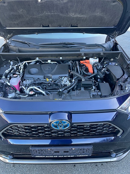 Toyota RAV4 Plug-in Hybrid 14 of 16