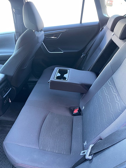 Toyota RAV4 Plug-in Hybrid 7 of 16