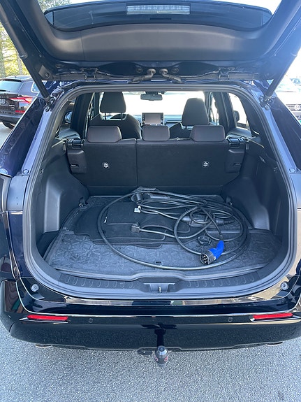 Toyota RAV4 Plug-in Hybrid 6 of 16