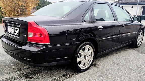 Volvo S80 4 of 5