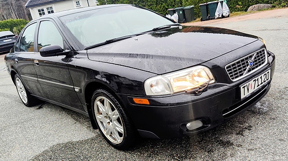 Volvo S80 2 of 5