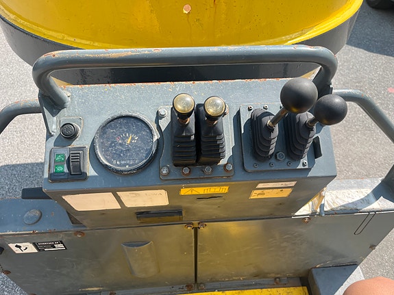 Wacker Neuson DT15 ny service og nye belter 19 of 28