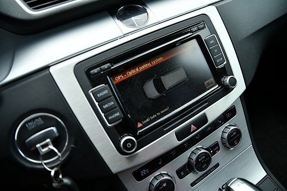 Volkswagen Passat 10 of 14