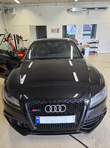 Audi RS5 2 of 12