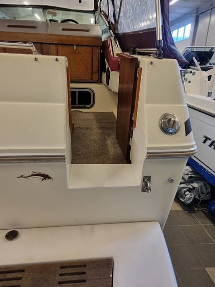 Sea-Ray 250 Sundancer m/port akter for lett adkomst,Båt i god stand 4 of 5