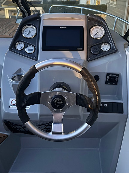 Nordkapp 650 Noblesse med 250hk Evinrude 11 of 30