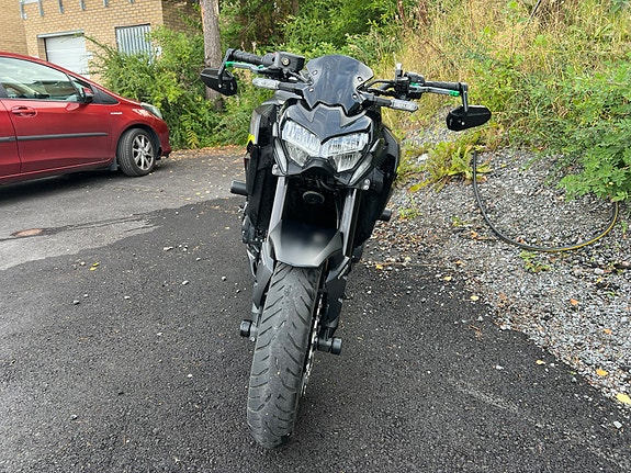 Kawasaki Z 900 2 of 22