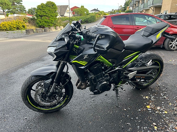 Kawasaki Z 900 3 of 22
