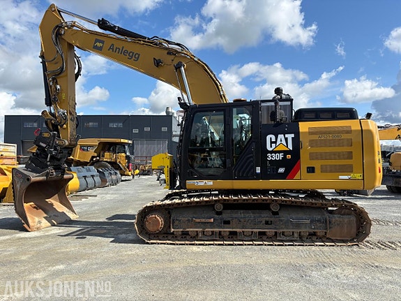 Cat 330F 7 of 30