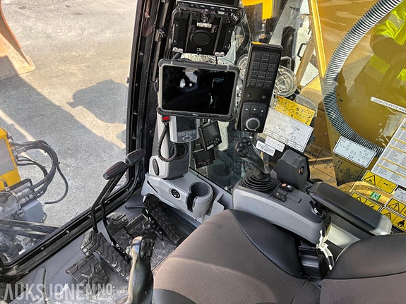 Cat 330F 25 of 30