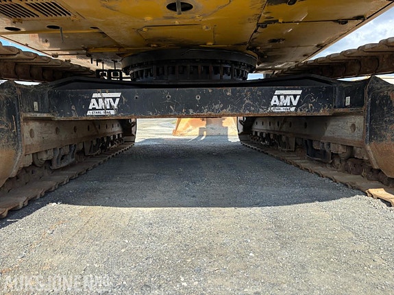 Cat 330F 16 of 30