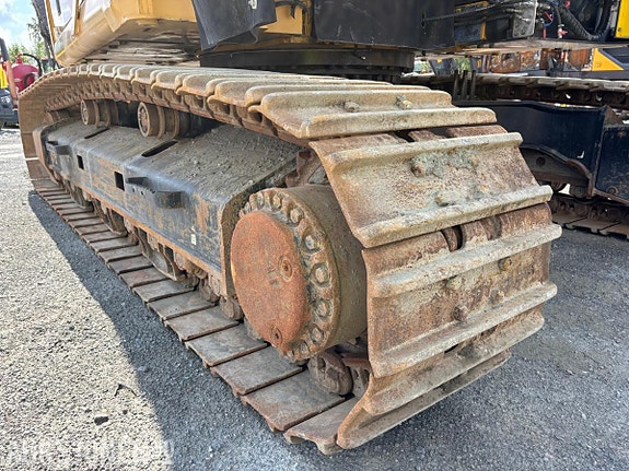 Cat 330F 14 of 30