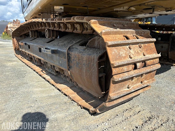 Cat 330F 17 of 30