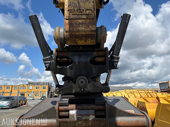 Cat 330F 11 of 30
