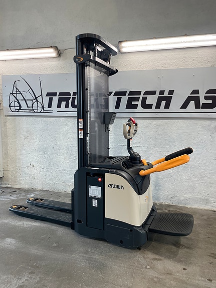 Crown ETi4000-1,6TT 5400 / pallestabler med plattform
