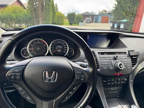 Honda Accord 10 of 18