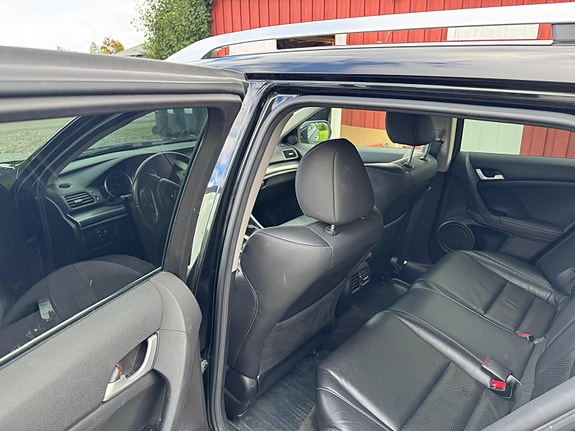 Honda Accord 14 of 18