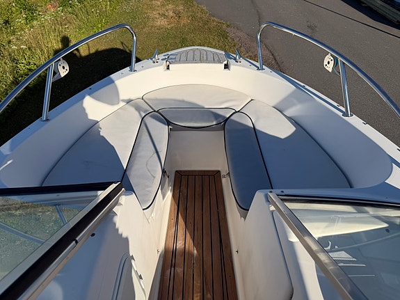 Bella 530 Excel - 115 HK Evinrude E-tec 5 of 5