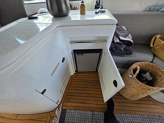 Oppgradert Fairline Targa 62 | Ny navi | Hydrauliske thrustere | Ligger i naust 27 of 30