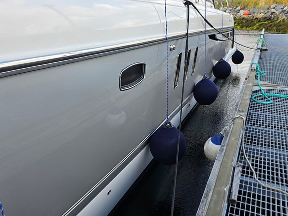 Oppgradert Fairline Targa 62 | Ny navi | Hydrauliske thrustere | Ligger i naust 8 of 30