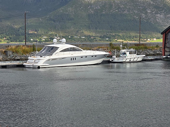 Oppgradert Fairline Targa 62 | Ny navi | Hydrauliske thrustere | Ligger i naust 3 of 5