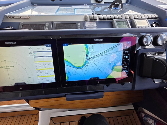 Oppgradert Fairline Targa 62 | Ny navi | Hydrauliske thrustere | Ligger i naust 26 of 30