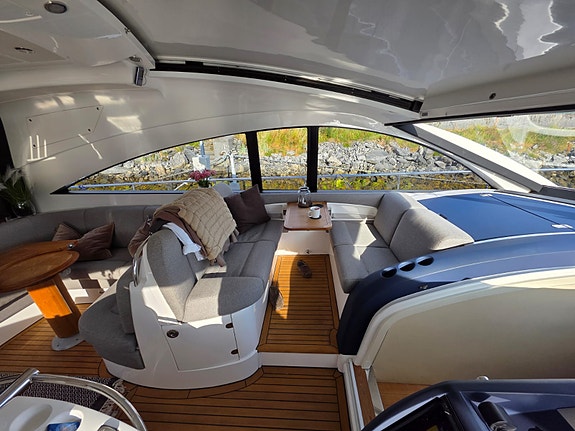 Oppgradert Fairline Targa 62 | Ny navi | Hydrauliske thrustere | Ligger i naust 24 of 30