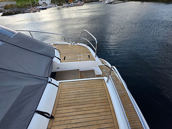Oppgradert Fairline Targa 62 | Ny navi | Hydrauliske thrustere | Ligger i naust 11 of 30