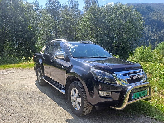 Isuzu D-max 2 of 5