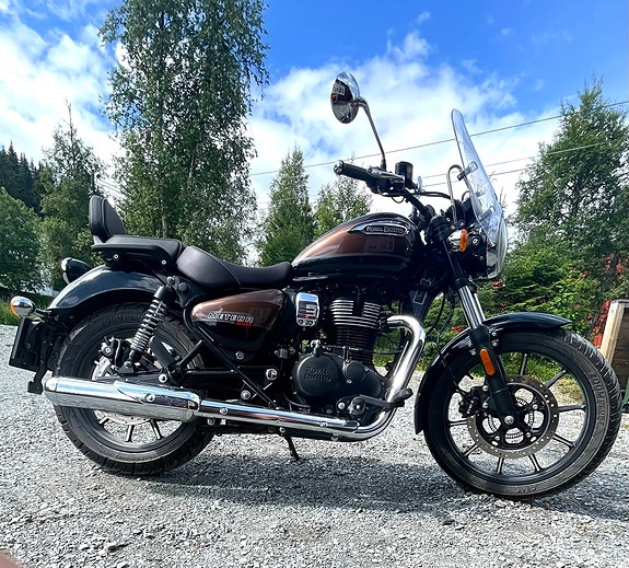 Royal Enfield Meteor 350 Supernova 3 of 5