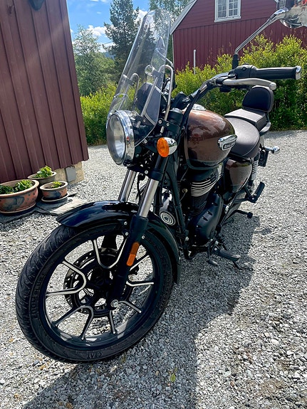 Royal Enfield Meteor 350 Supernova 4 of 5