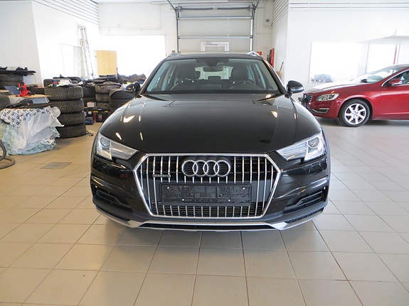 Audi A4 allroad 2 of 26