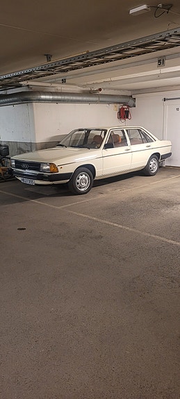 Audi 100 2 of 5