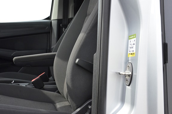 Volkswagen Caddy 18 of 18