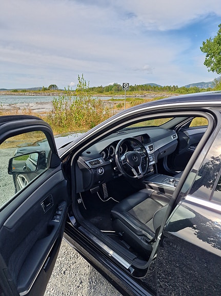 Mercedes-Benz E220 25 of 30