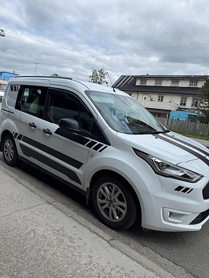 Ford Transit Connect 3 of 5