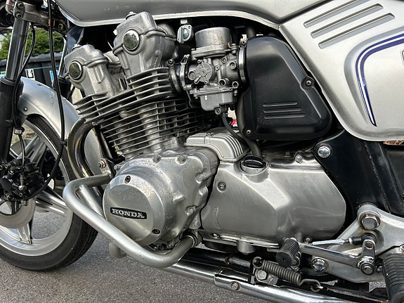Honda CB 750 F 10 of 14