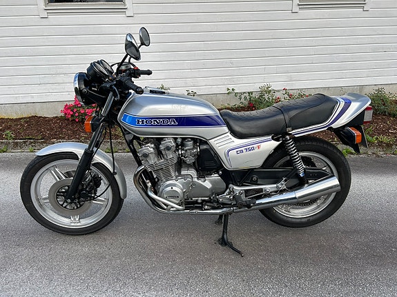 Honda CB 750 F 2 of 14