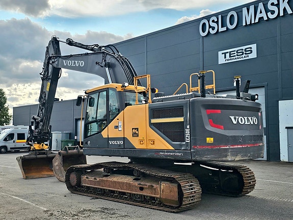 Volvo EC250 ENL, 2015 Mod, GPS, Rototilt, 2 Skuffer, Ny sertifisering. 4 of 5