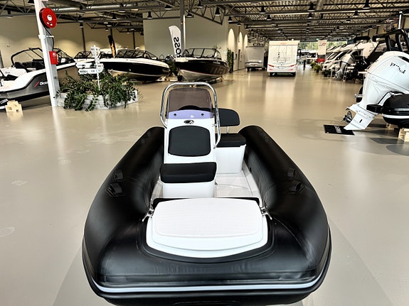 Siste båt på lager! Grand S 370 Deluxe m/ Yamaha 9,9 / 15 hk til kun 129.900! 5 of 11