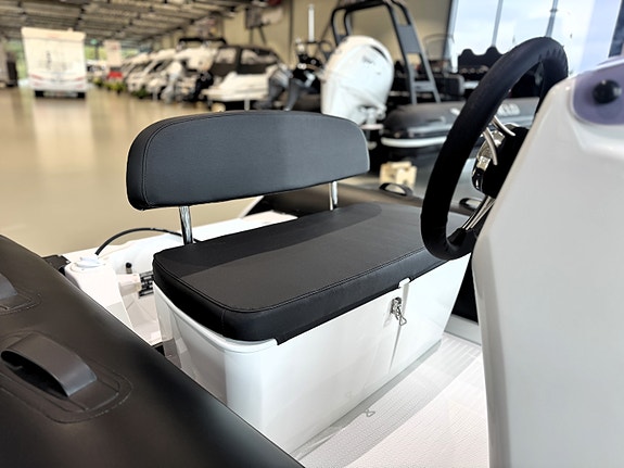 Siste båt på lager! Grand S 370 Deluxe m/ Yamaha 9,9 / 15 hk til kun 129.900! 9 of 11