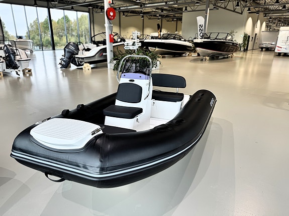 Siste båt på lager! Grand S 370 Deluxe m/ Yamaha 9,9 / 15 hk til kun 129.900! 4 of 11
