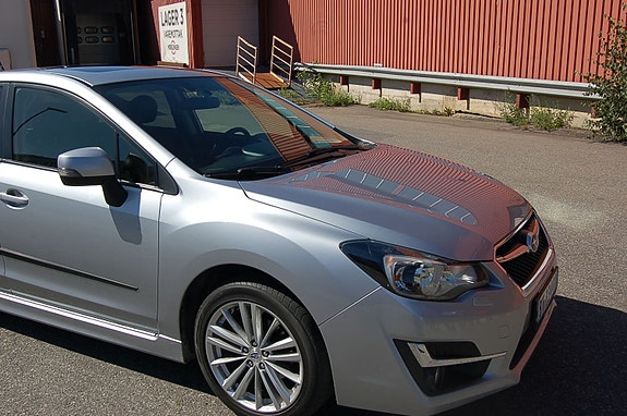 Subaru Impreza 2 of 11