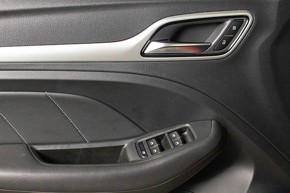 MG ZS EV 19 of 30