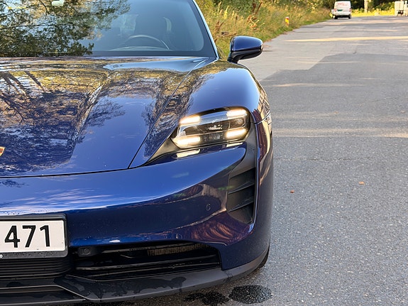 Porsche Taycan 11 of 28