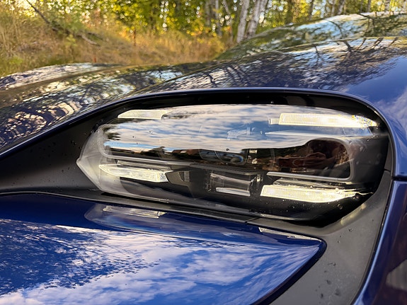 Porsche Taycan 12 of 28