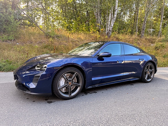 Porsche Taycan 6 of 28